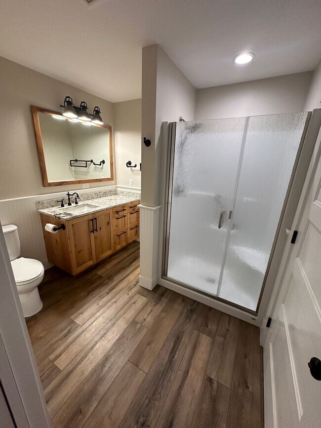Building Photo - 1-Bedroom 1 Bath Apartment Attached To Mai...