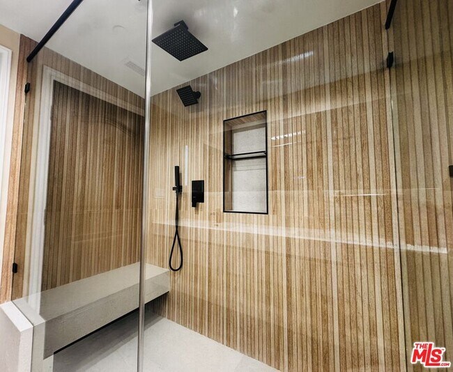 Building Photo - 1146 Hacienda Pl