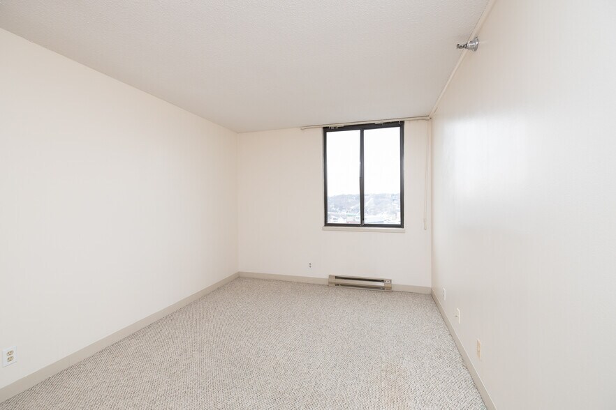 Building Photo - 291 7th St W