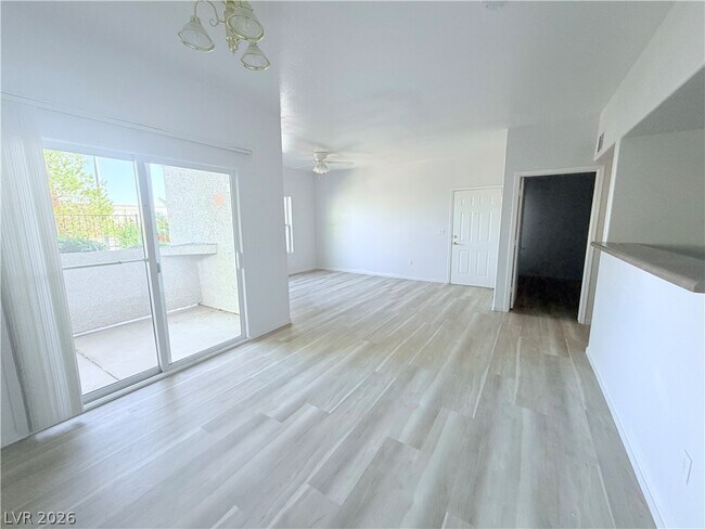 Building Photo - 7255 W Sunset Rd