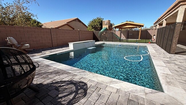 Building Photo - 10427 E Diamond Ave