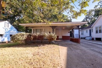 Building Photo - 131 Lister St