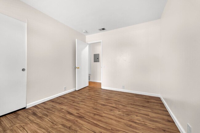 Building Photo - 10536 Greenford Dr