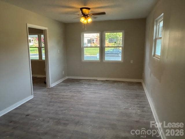 Building Photo - 605 E Horah St