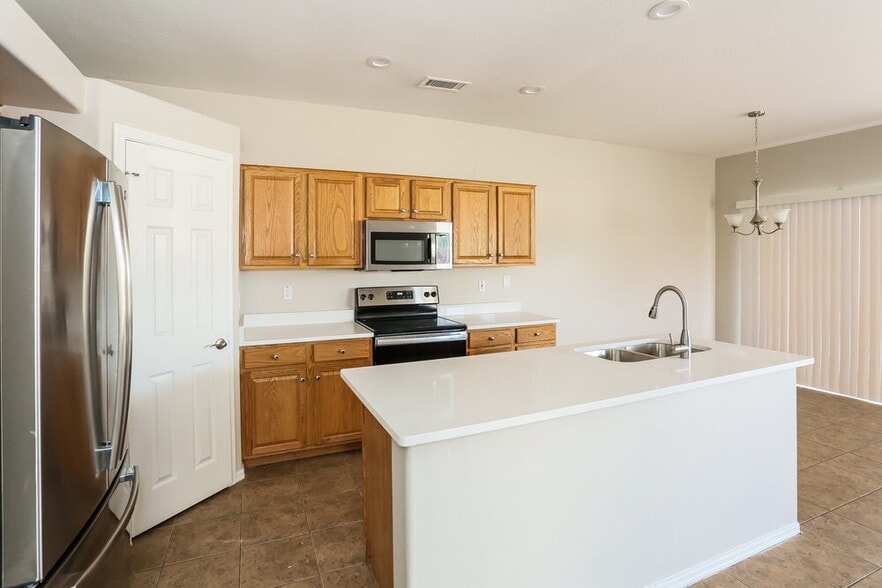 Building Photo - 8330 W Cocopah St