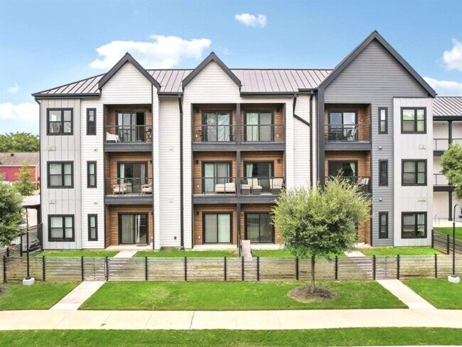 Building Photo - 3101 Govalle Ave