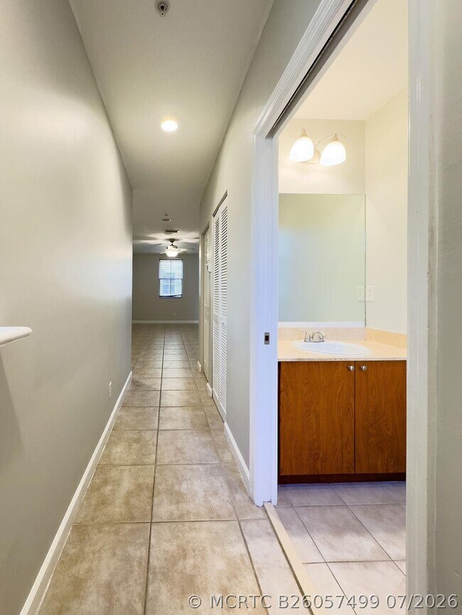 Building Photo - 2322 Vintage Dr