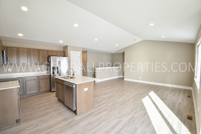 Building Photo - 3 Bedroom, 2 Bathroom Single Family Ranch with 2-Car attached garage