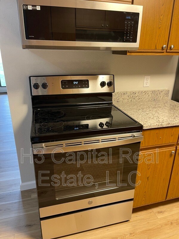 Building Photo - 130 Brookview Dr