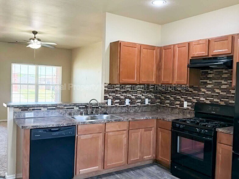 Building Photo - 13229 Bridgewater Dr