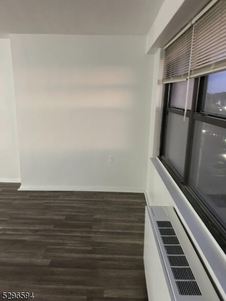 Building Photo - 285 Aycrigg Ave