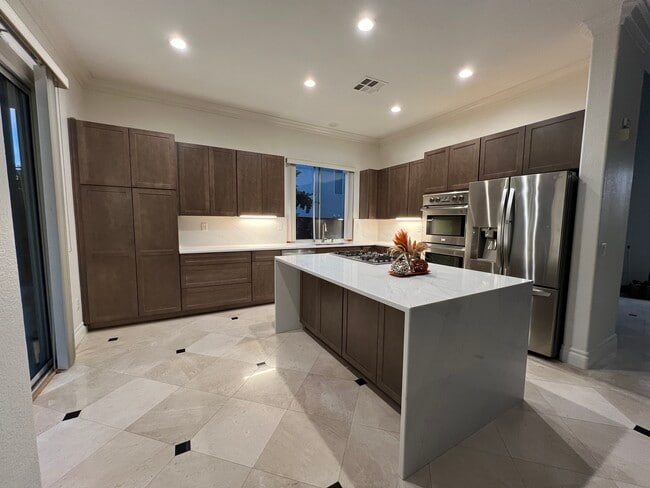 Building Photo - 11774 Evergold St