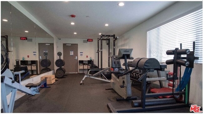 Building Photo - 5260 Bellingham Ave