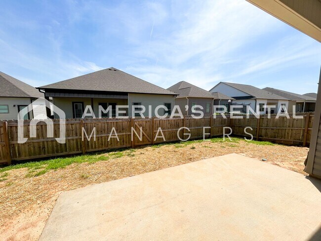 Building Photo - MOVE IN SPECIAL!!! - Roomy Home for Rent in Cullman, AL…6 Foot Privacy Fence. AVAILABLE NOW!! - S...