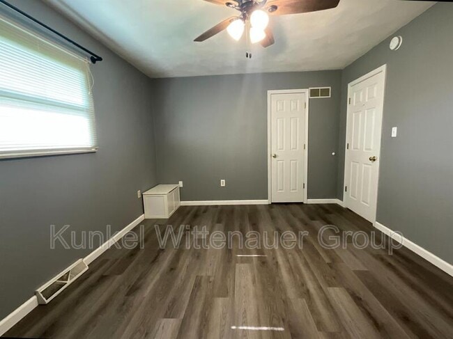 Building Photo - 503 Roland Ave