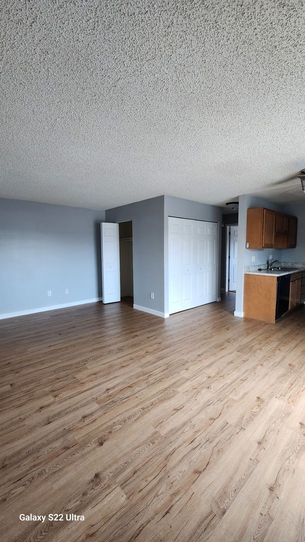 Interior Photo - Myers Court