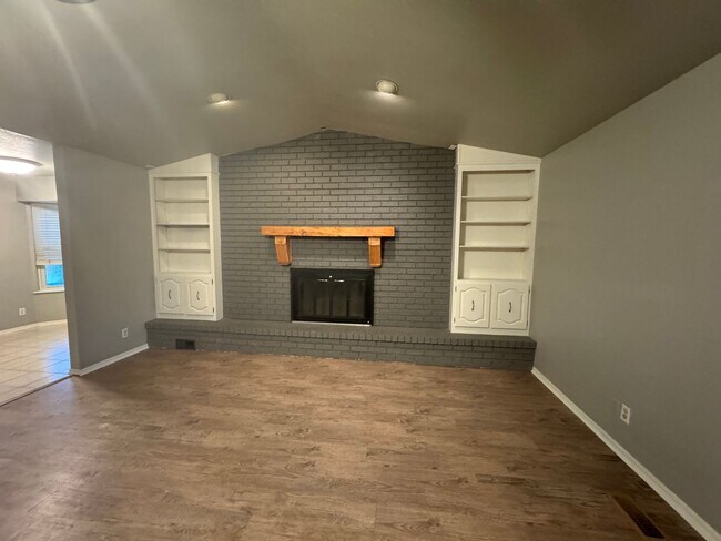Building Photo - Cute 3 bed 2 bath in Broken Arrow