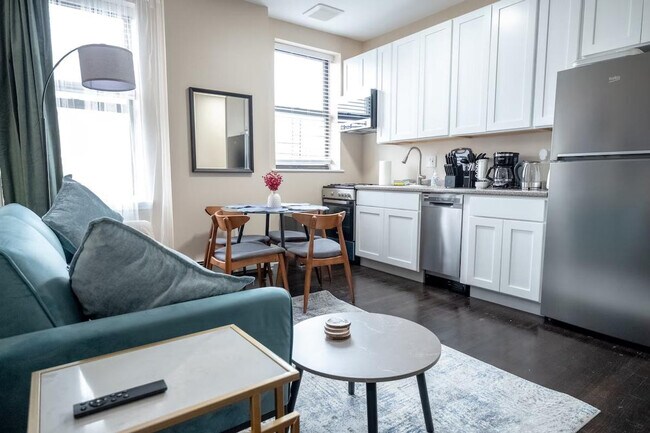 Building Photo - 245 W 113th St