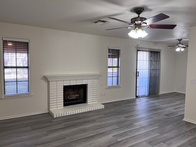 Building Photo - First Floor Condo - W. Tropicana Ave.