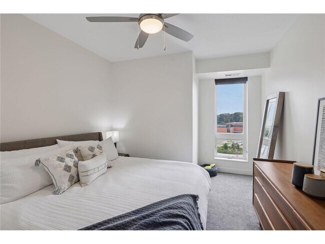 Building Photo - 12610 Ridgedale Dr