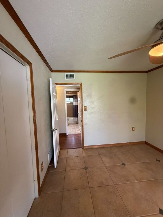Building Photo - Updated Pool Home in Engler Estates