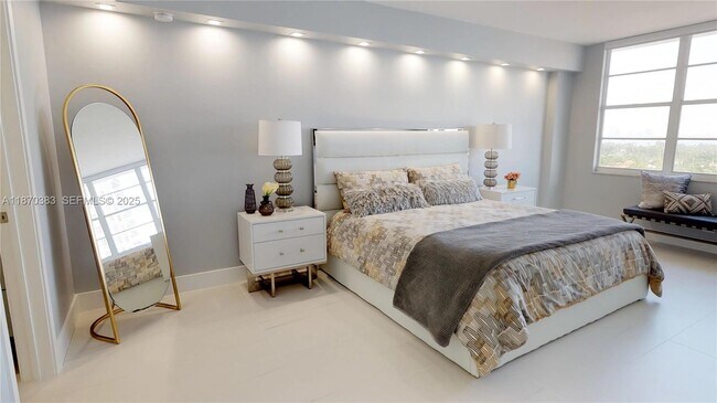 Building Photo - 5601 Collins Ave