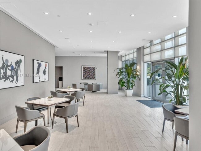 Building Photo - 3535 S Ocean Dr