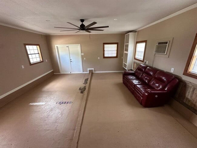 Building Photo - 1410 Field Store Rd