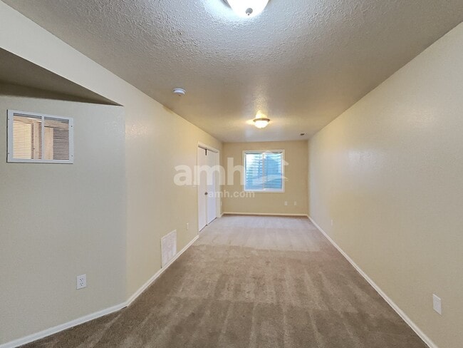 Building Photo - 2108 Hibbard Ln