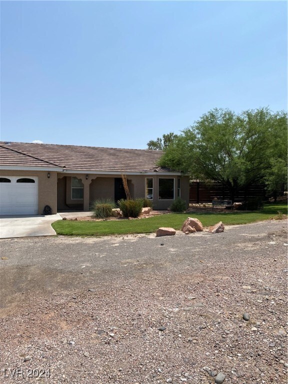 Building Photo - 1005 E McKnight Ave