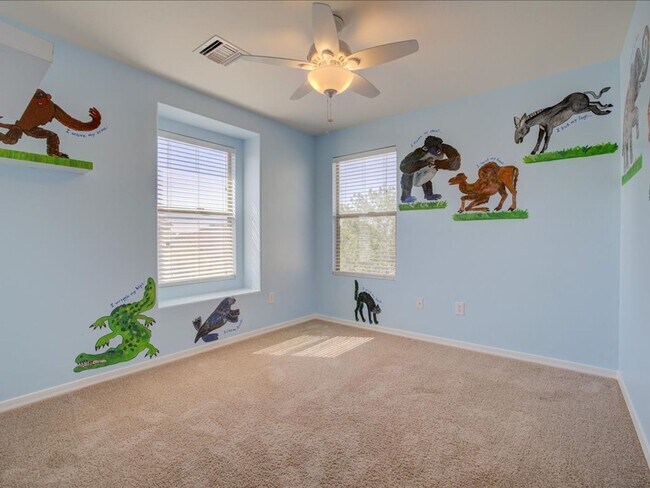 Building Photo - 3 Bedroom 2.5 Bathroom