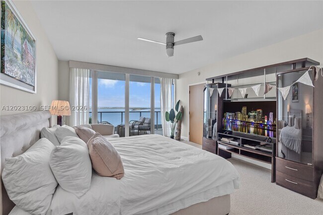 Building Photo - 1331 Brickell Bay Dr