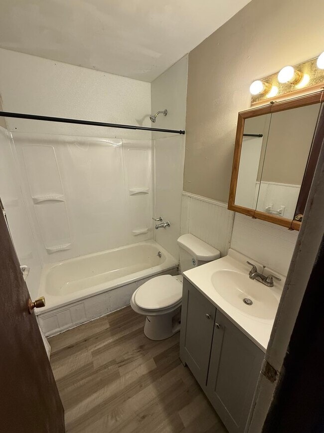 Building Photo - 3 bedroom 1 bath