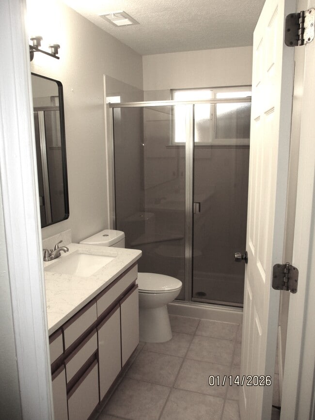 Building Photo - 1409 Alder Dr NE