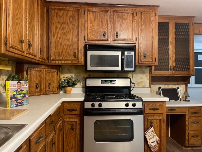 Building Photo - 5133 W Wrightwood Ave