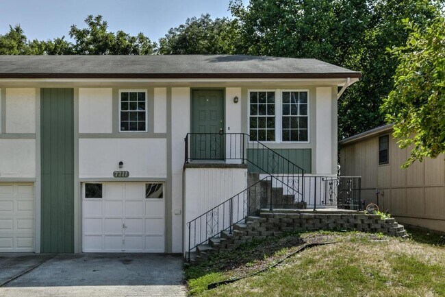 Primary Photo - 7711 NW 79th Pl
