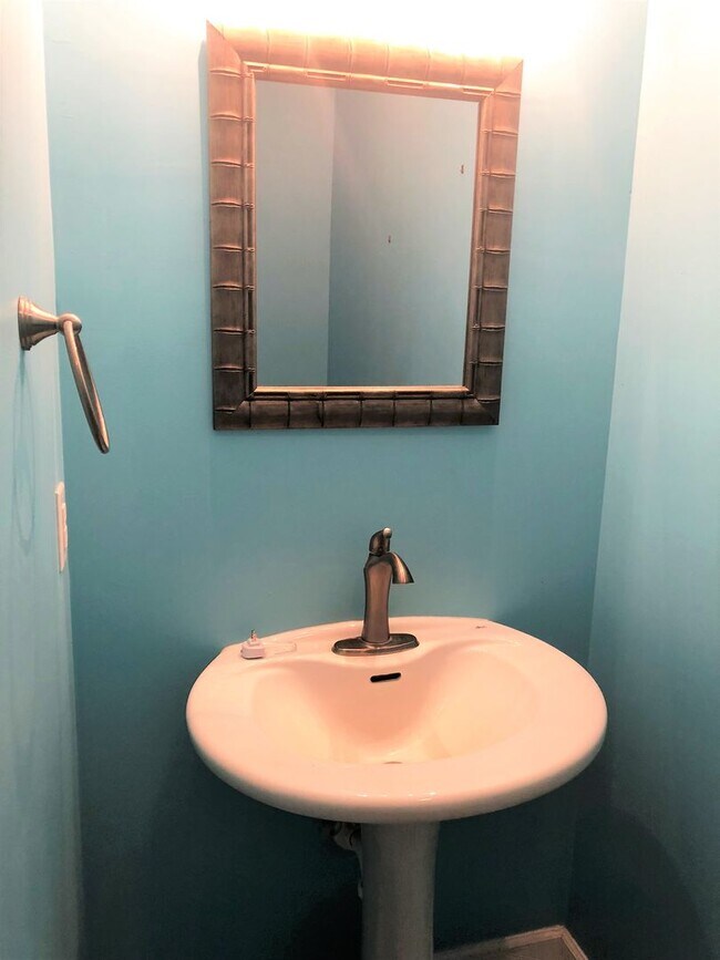 Building Photo - 416 True Vine Rd