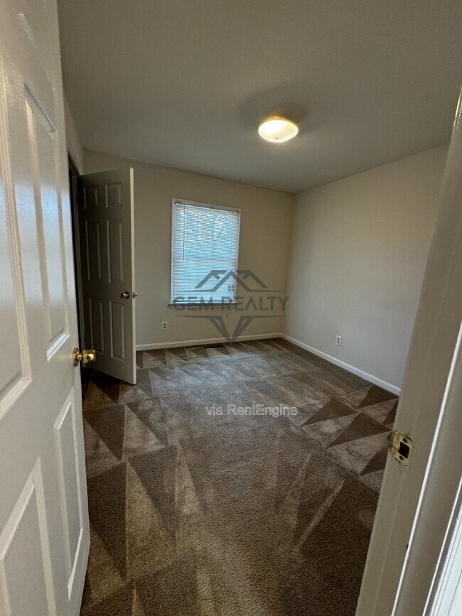 Building Photo - 5088 Blarney St
