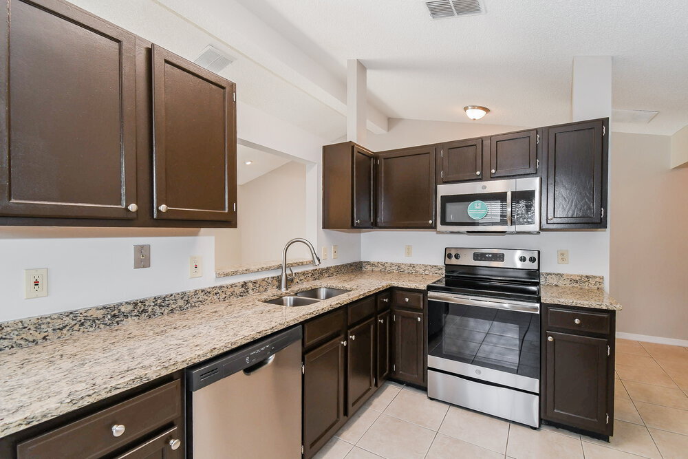 Building Photo - 809 Long Lake Dr