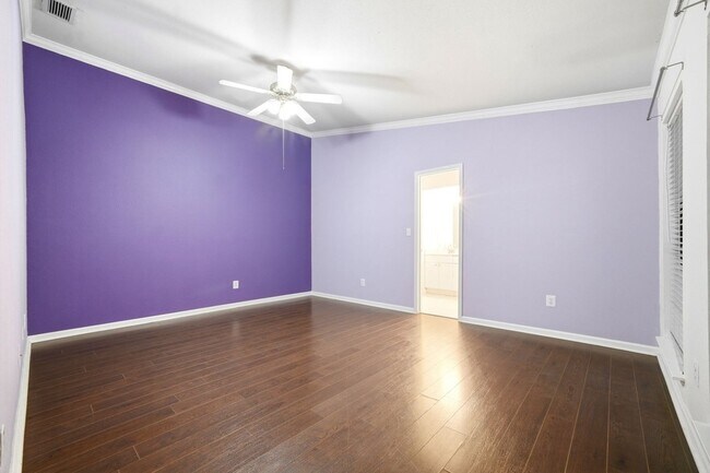 Building Photo - 2425 Augusta Dr