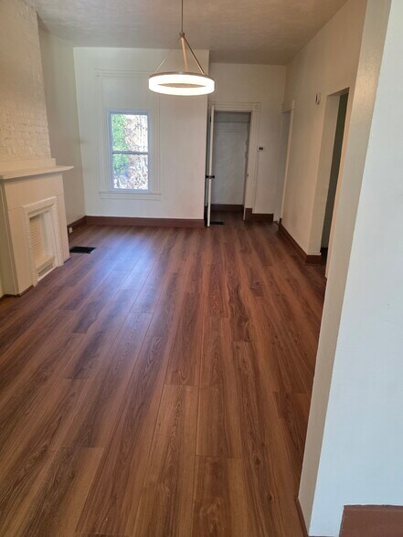 Building Photo - 727 Hill Ave