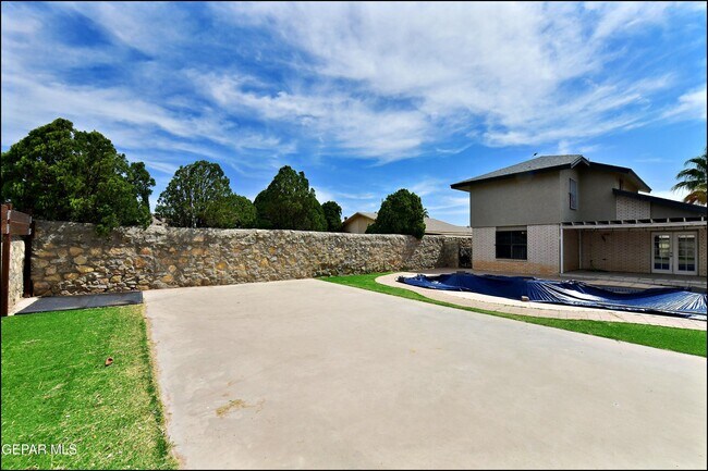 Building Photo - 11051 Rockdale St
