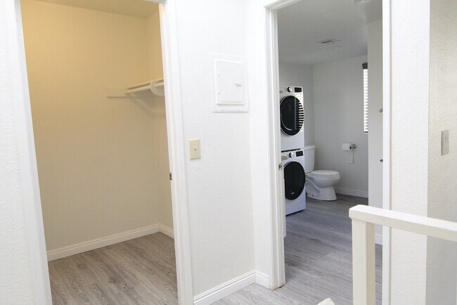 Building Photo - 4721 Kester Ave