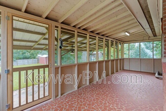 Building Photo - 133 Belair Rd