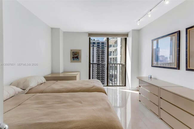 Building Photo - 19707 Turnberry Way