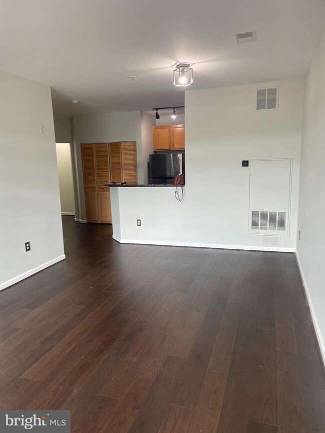 Building Photo - 21210 McFadden Square