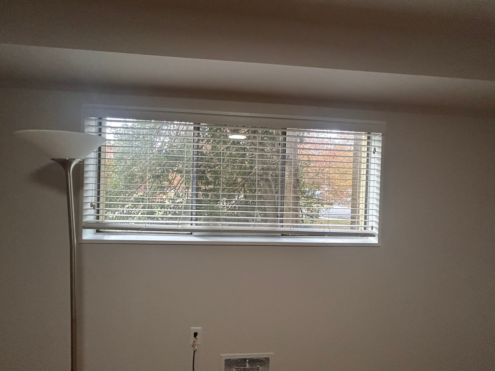 Building Photo - 10613 weymouth st 101