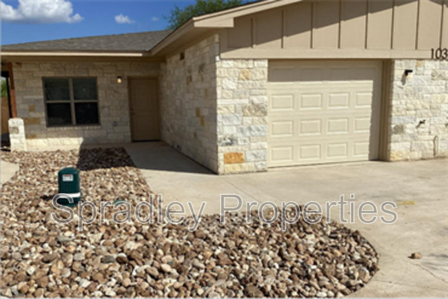 Building Photo - 1041 Hibiscus Dr