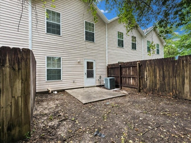 Building Photo - 954 Scenic Oak Ln