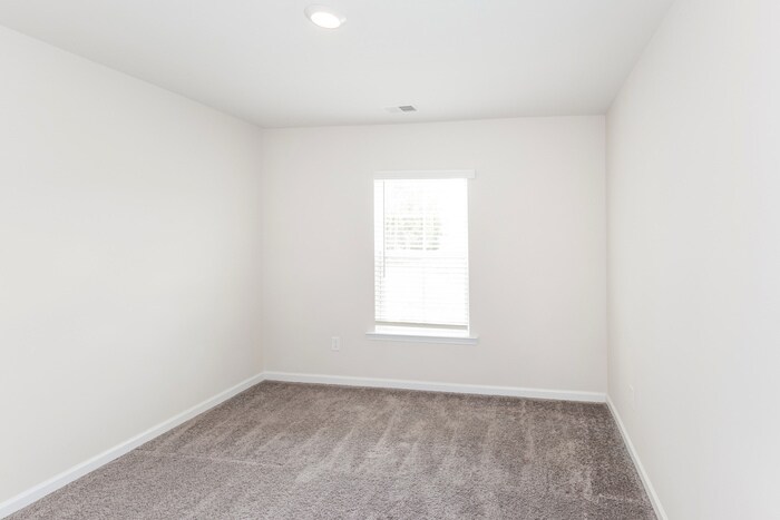 Building Photo - 220 Bowery Breeze Wy